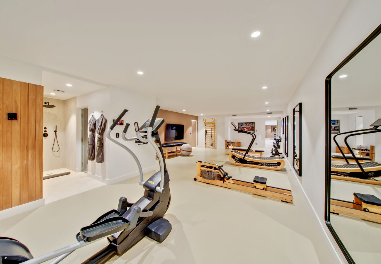 Villa in Saint-Tropez - Villa Les Pins D'OR - Les Parcs avec piscine