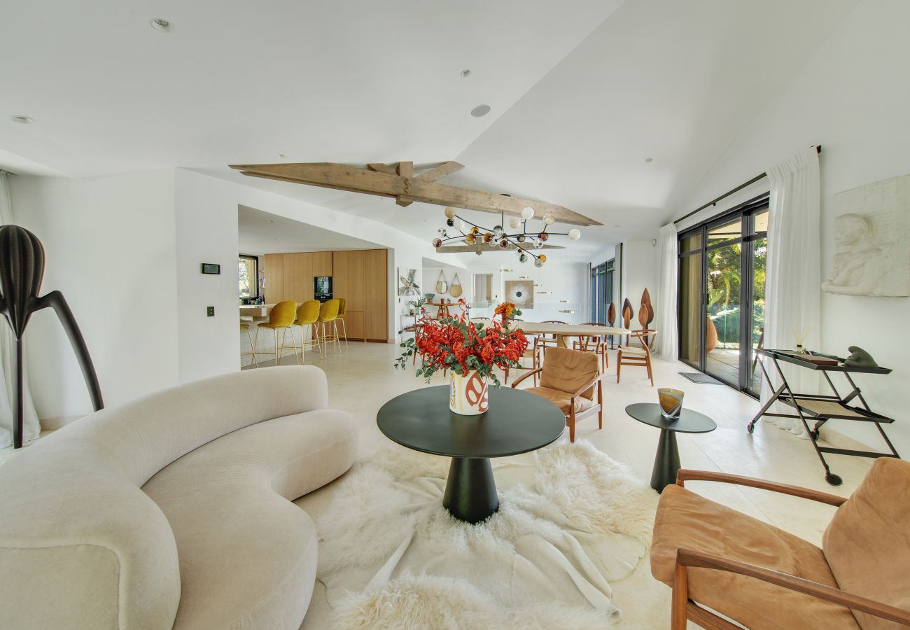 Villa in Saint-Tropez - Villa Les Pins D'OR - Les Parcs avec piscine