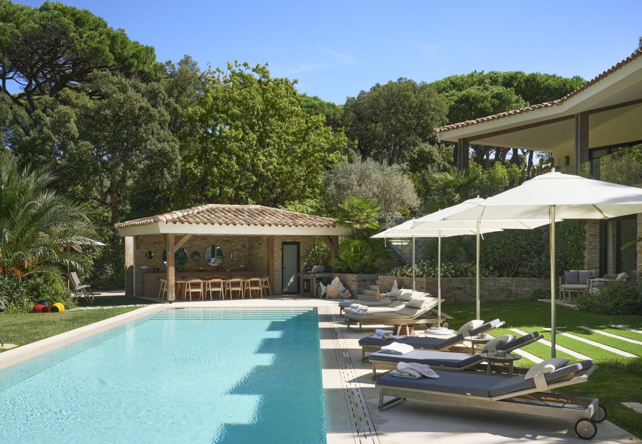 Villa in Saint-Tropez - Villa Les Pins D'OR - Les Parcs avec piscine