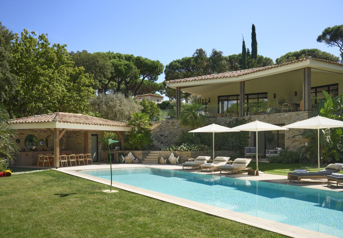 Villa in Saint-Tropez - Villa Les Pins D'OR - Les Parcs avec piscine