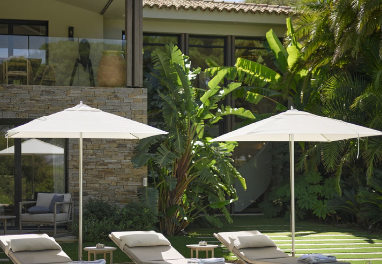 Villa in Saint-Tropez - Villa Les Pins D'OR - Les Parcs avec piscine