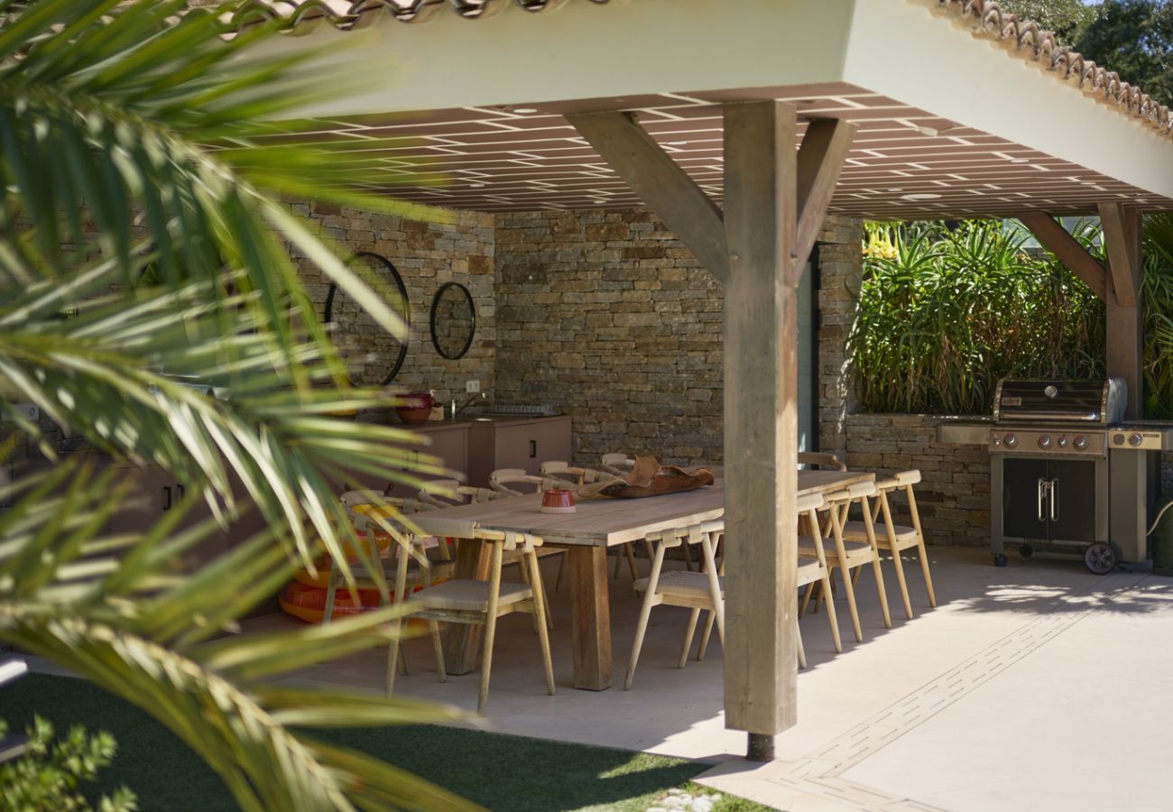 Villa in Saint-Tropez - Villa Les Pins D'OR - Les Parcs avec piscine