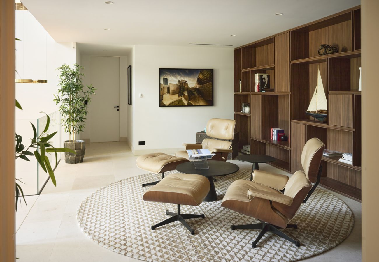 Villa in Saint-Tropez - Villa Les Pins D'OR - Les Parcs avec piscine