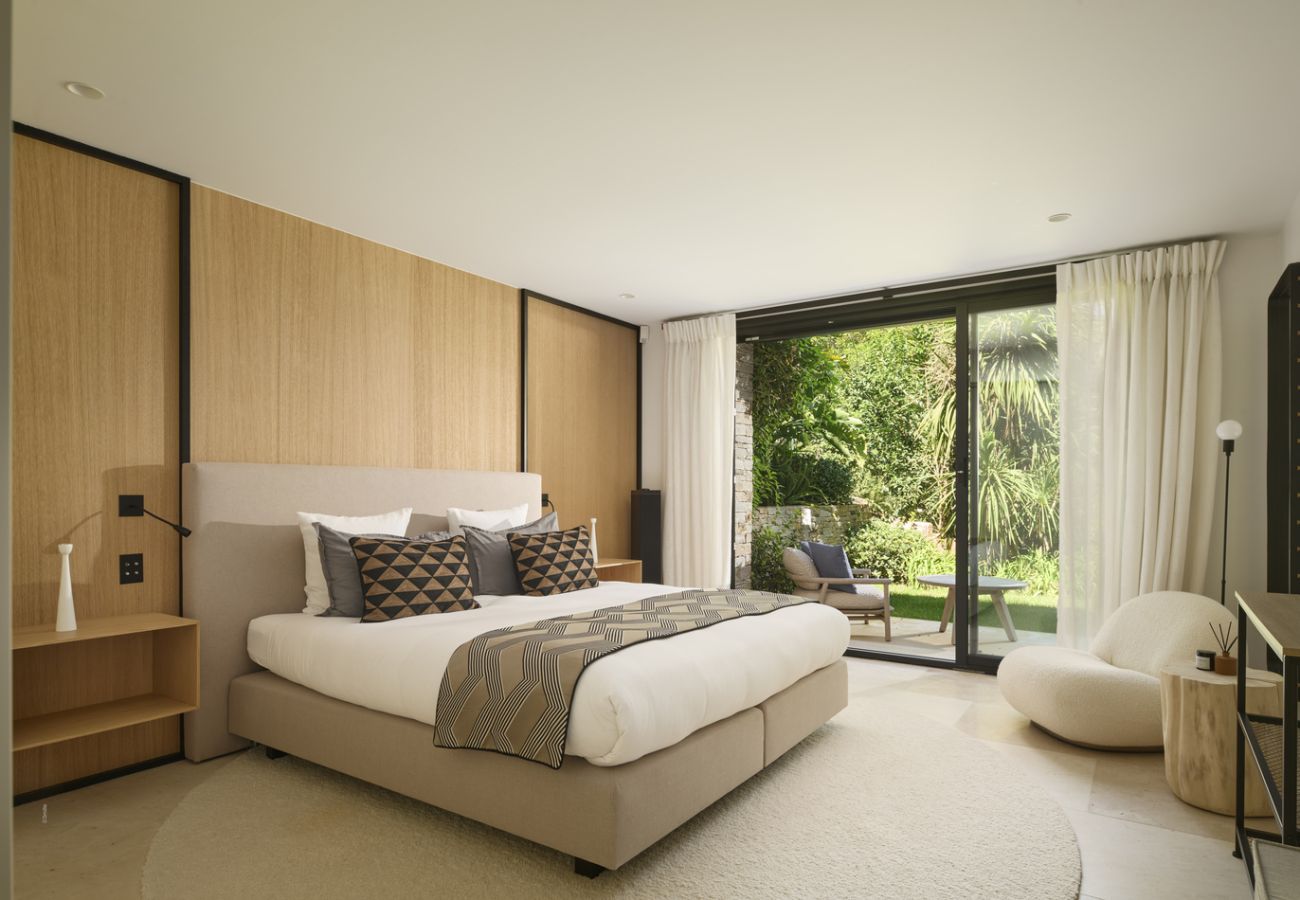 Villa in Saint-Tropez - Villa Les Pins D'OR - Les Parcs avec piscine