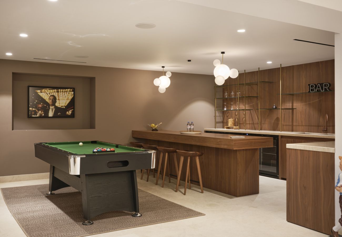 Villa in Saint-Tropez - Villa Les Pins D'OR - Les Parcs avec piscine