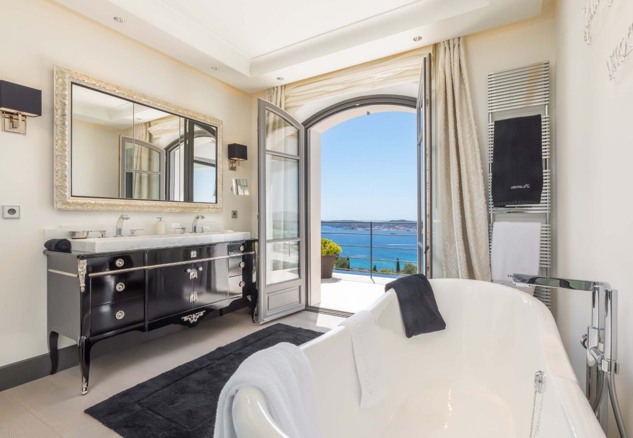 Villa in Grimaud - Villa Imperia - Grimaud avec piscine & hélisurface