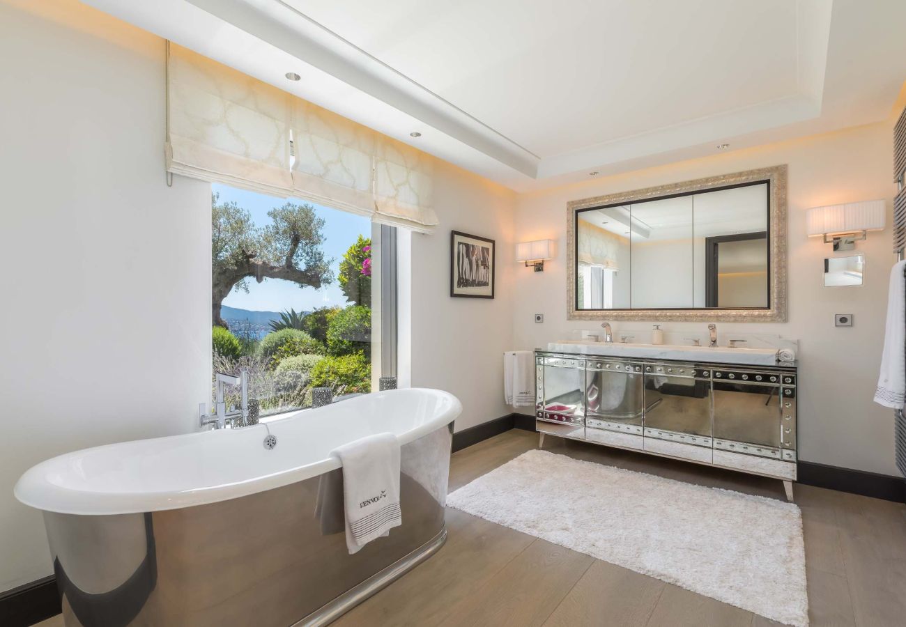 Villa in Grimaud - Villa Imperia - Grimaud avec piscine & hélisurface