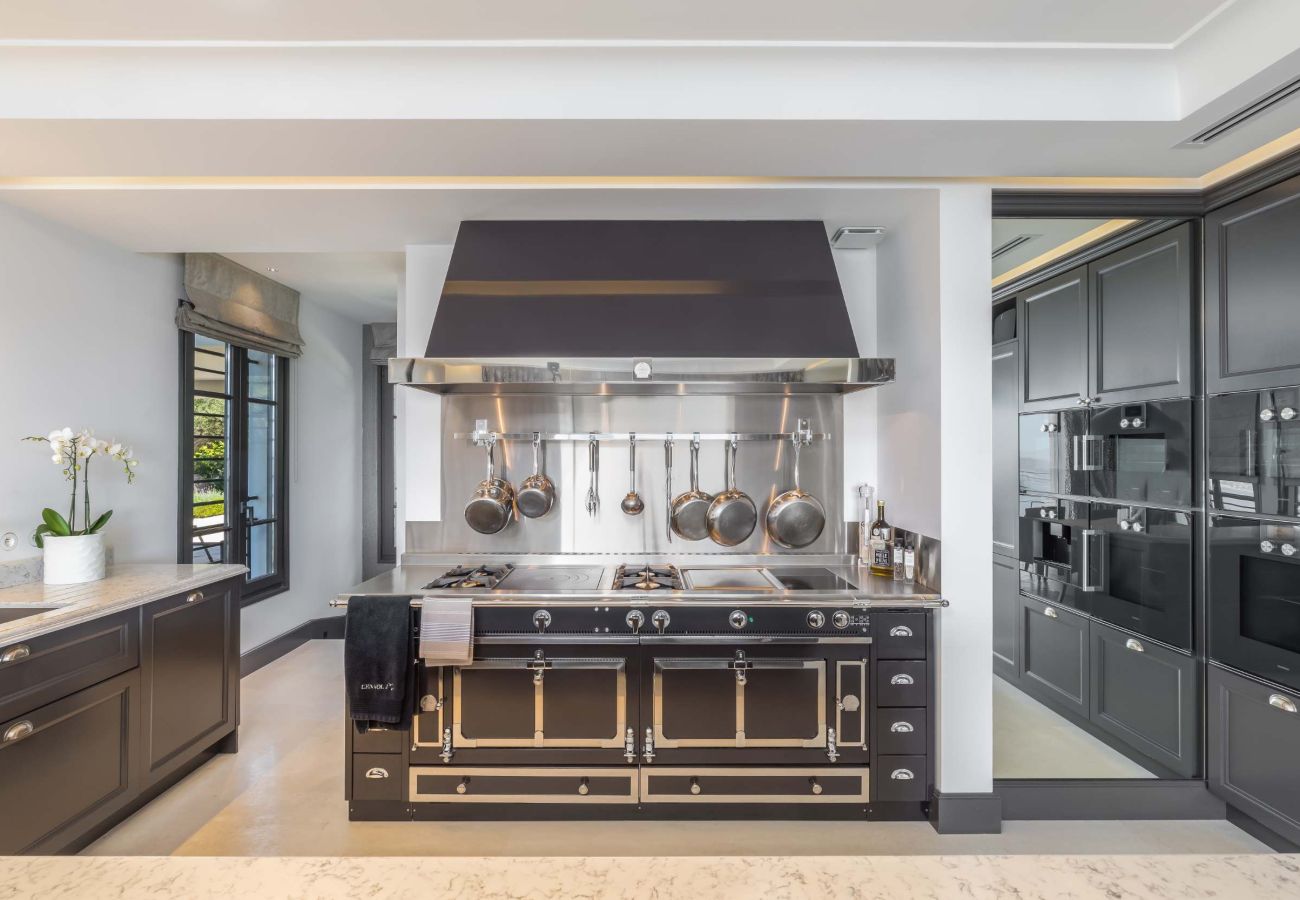 Villa in Grimaud - Villa Imperia - Grimaud avec piscine & hélisurface