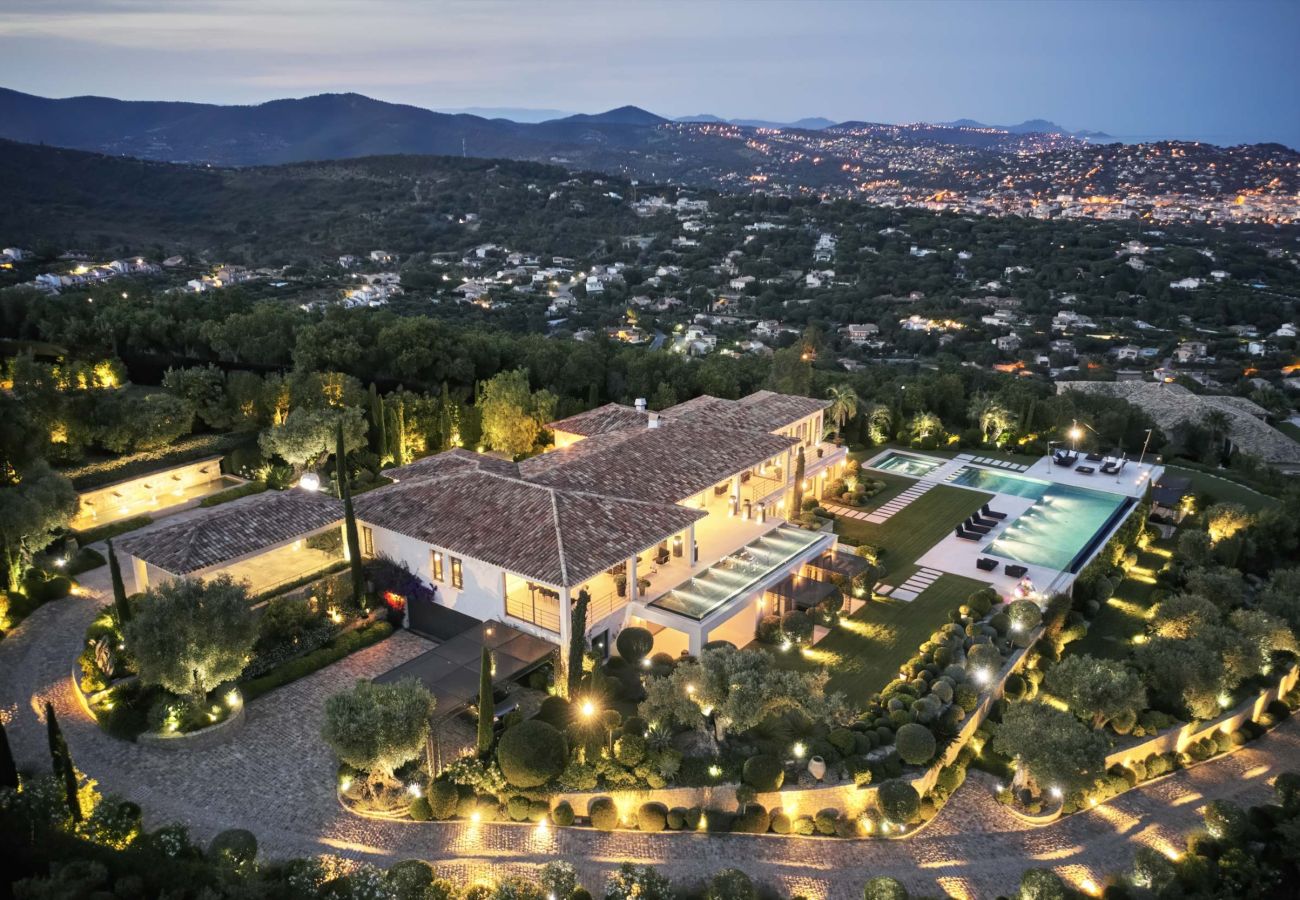 Villa in Grimaud - Villa Imperia - Grimaud avec piscine & hélisurface