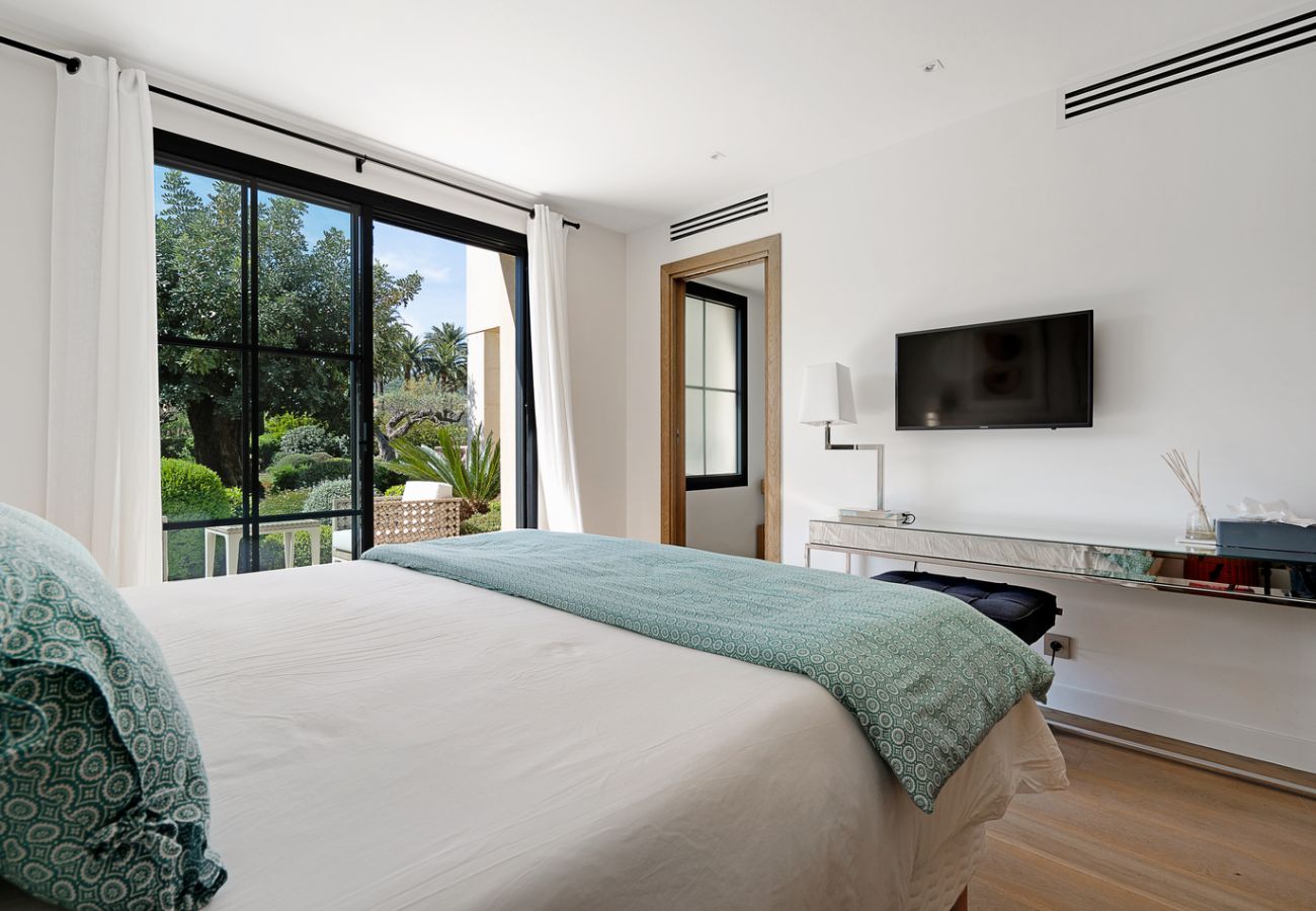 Villa in Saint-Tropez - Villa La Provençale Saint-Tropez piscine