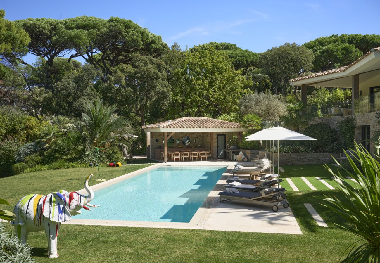 Villa à Saint-Tropez - Villa Les Pins D'OR - Les Parcs avec piscine