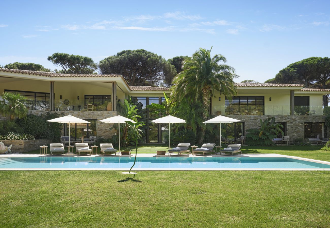 Villa à Saint-Tropez - Villa Les Pins D'OR - Les Parcs avec piscine