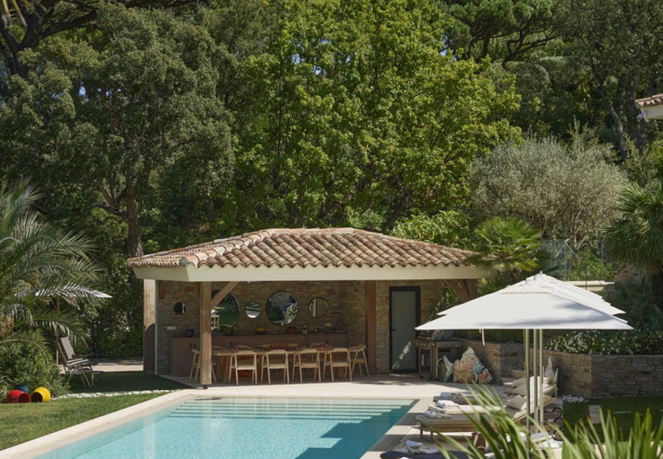 Villa à Saint-Tropez - Villa Les Pins D'OR - Les Parcs avec piscine