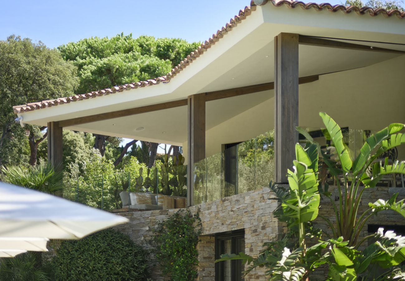 Villa à Saint-Tropez - Villa Les Pins D'OR - Les Parcs avec piscine