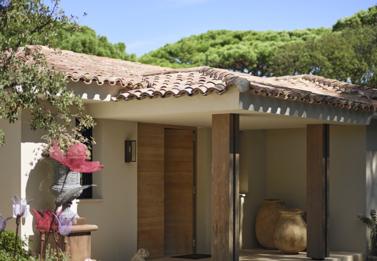 Villa à Saint-Tropez - Villa Les Pins D'OR - Les Parcs avec piscine