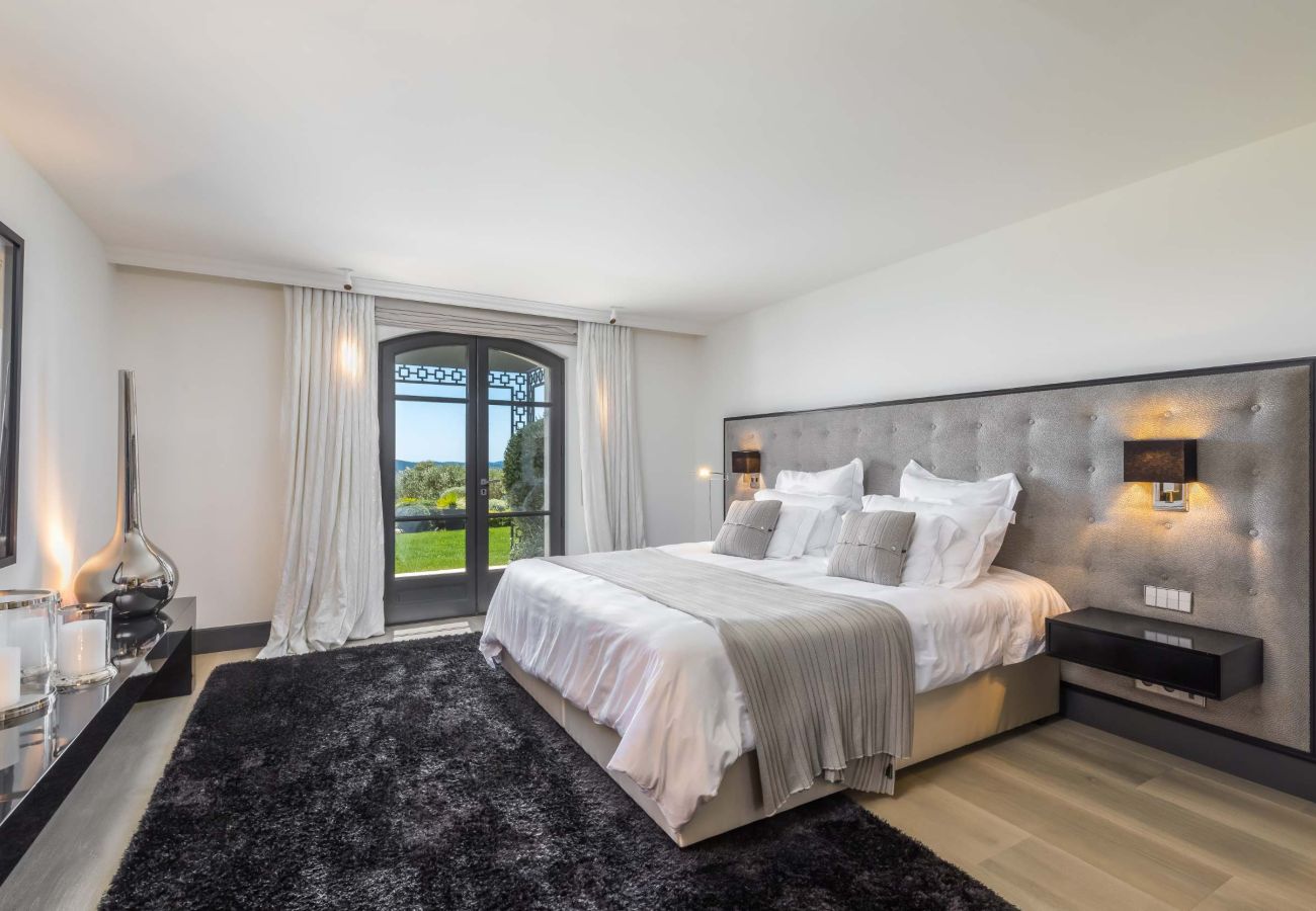 Villa à Grimaud - Villa Imperia - Grimaud avec piscine & hélisurface