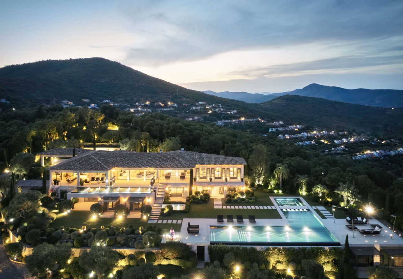 Villa à Grimaud - Villa Imperia - Grimaud avec piscine & hélisurface